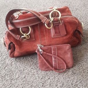 🌹 Coach handbag (No longer have the coin purse)